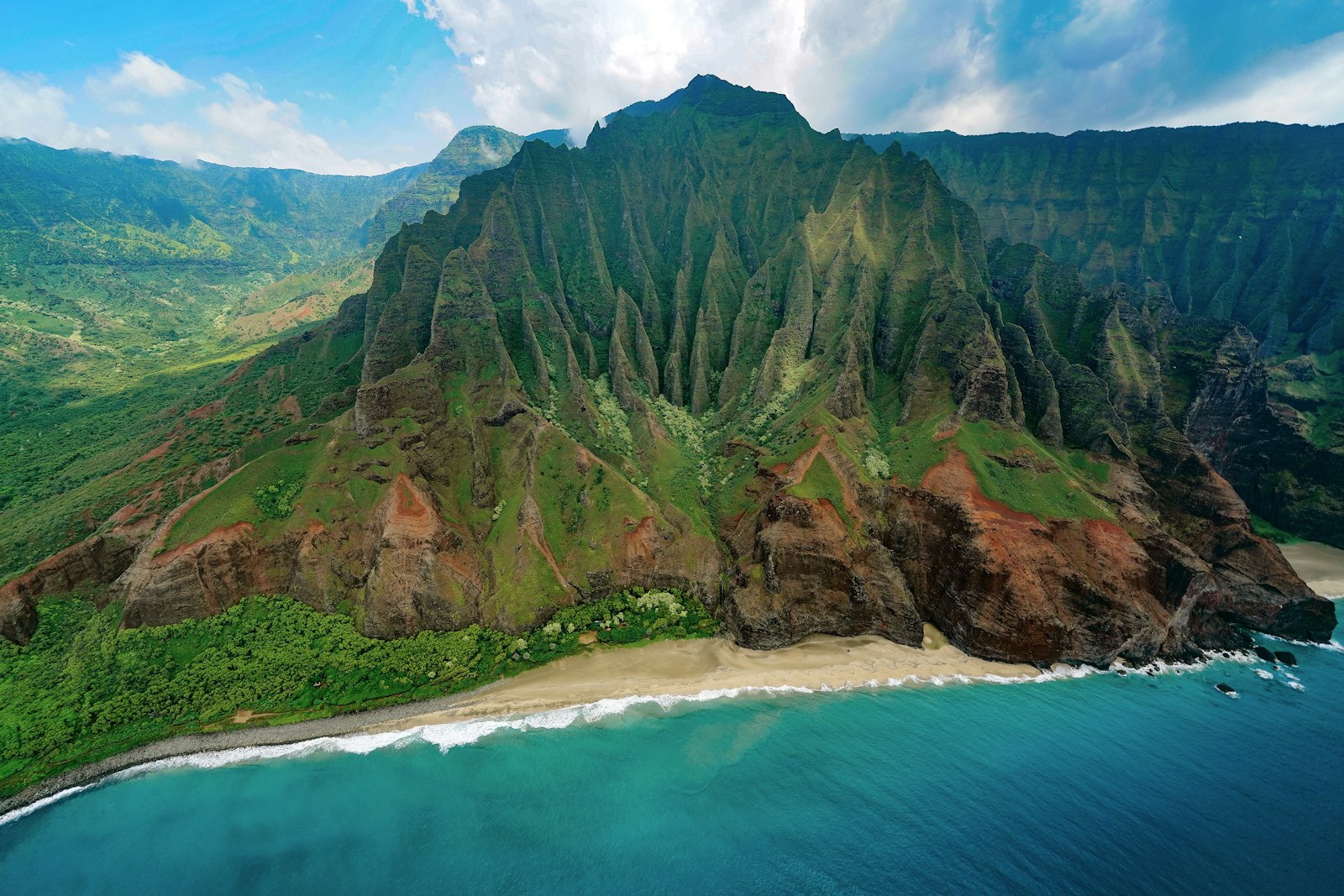 Dramatic coastal mountain range in Hawaii